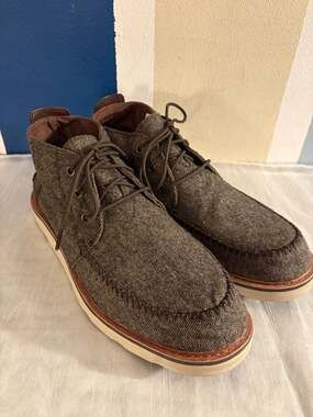 TOMS Navi Moc Chukka Boots Men's Size 10 Brown Herringbone